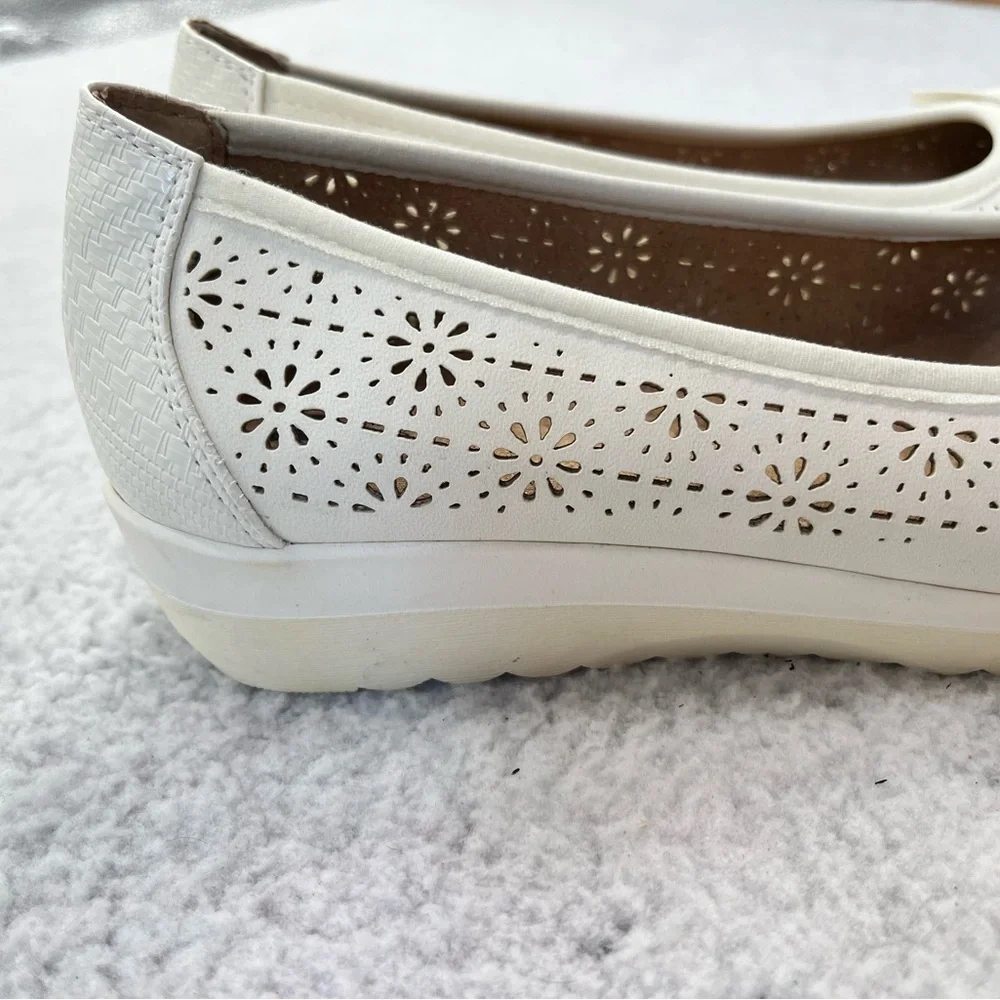 Women's White Mountain Off White Surprise Ballet Flat Shoes Size 7.5 M - Picture 4 of 10